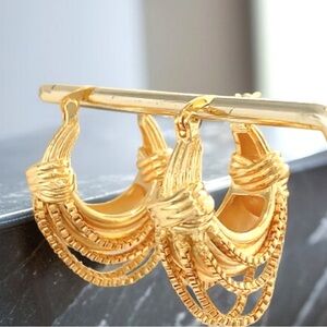 Elegant Gold Hoop Earrings